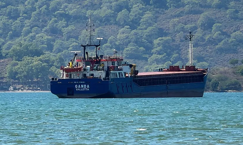 Fethiye Körfezi'ne 80 Metrelik Yük Gemisi Demirledi