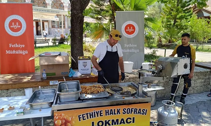 Fethiye Merkez Yeni Camii'nde şehitler için lokma hayrı gerçekleştirildi