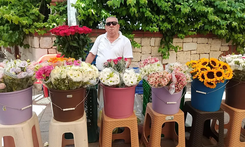 Fethiye'nin Sevilen Esnafı 'Çiçekçi Ahmet' 33 Yıldır Tezgahının Başında