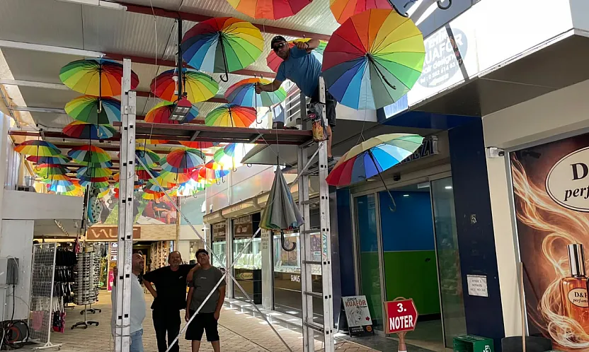 Fethiye'nin Ünlü Şemsiyeli Sokağı Modern Görünümüne Kavuştu