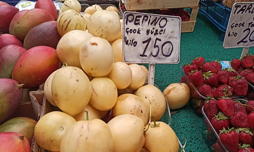 Fethiye'nin Yerli Pepinosu Yaz Sezonunun Gözdesi Oldu
