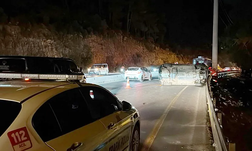 Fethiye-Ölüdeniz Yolunda Korkutan Kaza! Otomobil Takla Attı