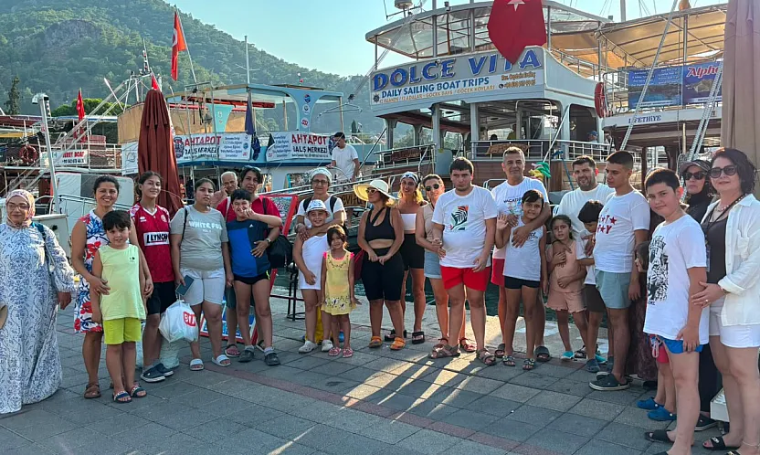 Fethiye Otizm Derneği'nden anlamlı etkinlik: 50 kişi mehtap turunda