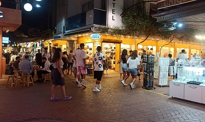 Fethiye Paspatur Çarşısı'nda Akşam Hareketliliği