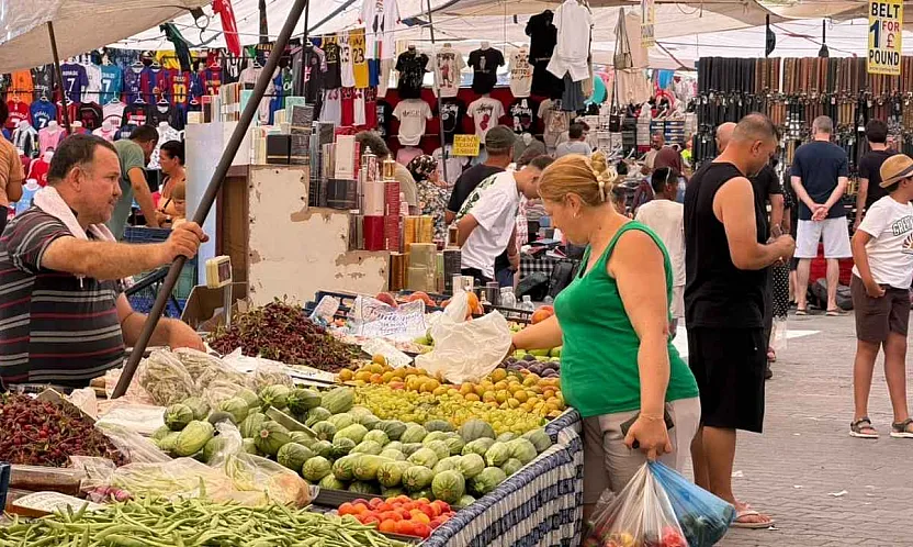 Fethiye Salı Pazarı'nda güncel fiyatlar: Üzüm 200, fasulye 150 TL