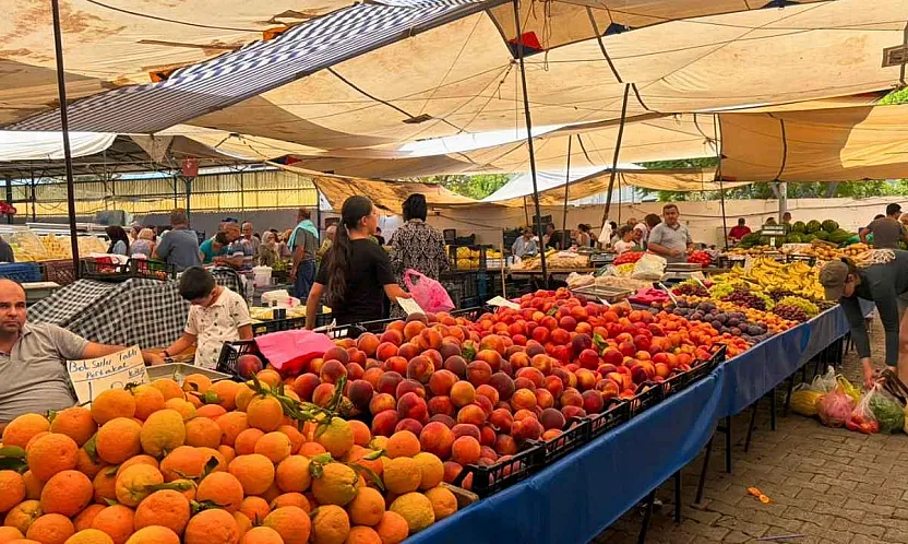 Fethiye Salı Pazarı'nda meyve sebze fiyatları