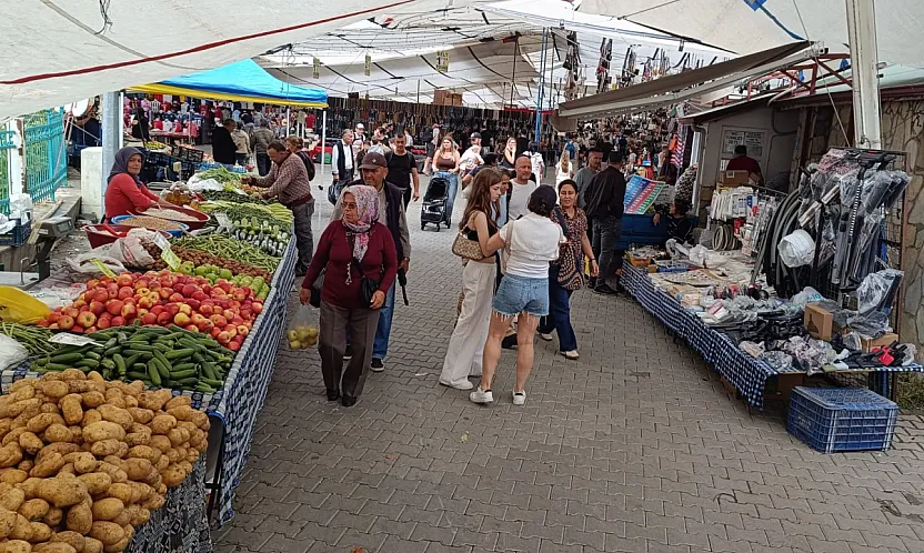 Fethiye Salı Pazarı'nda sebze ve meyve fiyatları
