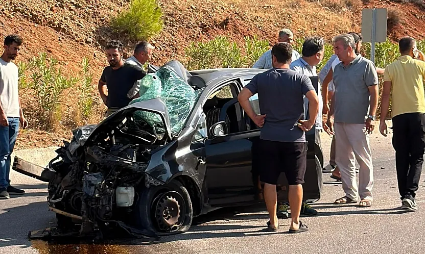 Fethiye-Seydikemer Yolunda Korkutan Kaza: Araçlar Kafa Kafaya Çarpıştı
