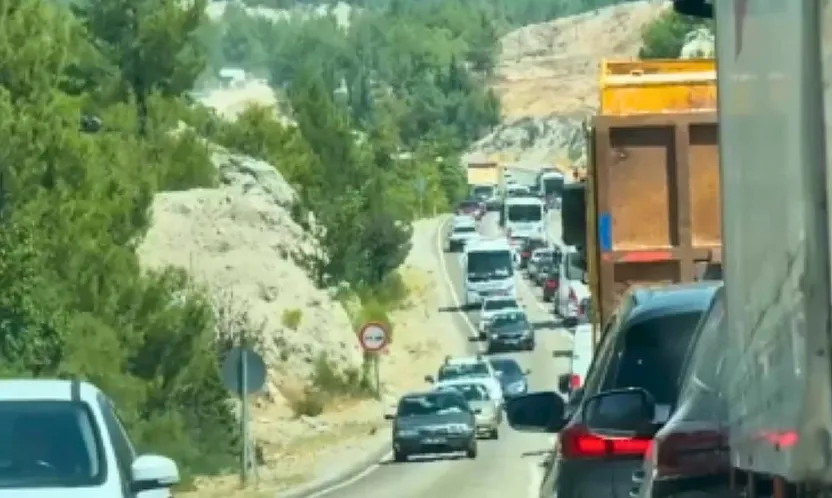 Fethiye Yayla Yolu'nda Trafik Yoğunluğu