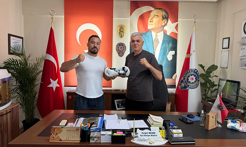 Fethiyeli Şampiyon Boksörden Seydikemer İlçe Emniyet Müdürü'ne Ziyaret
