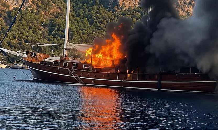 Göcek'te tekne yangını