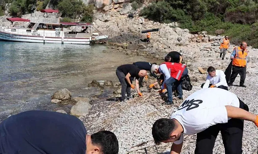 Gökova Körfezi'ndeki koylarda temizlik yapıldı