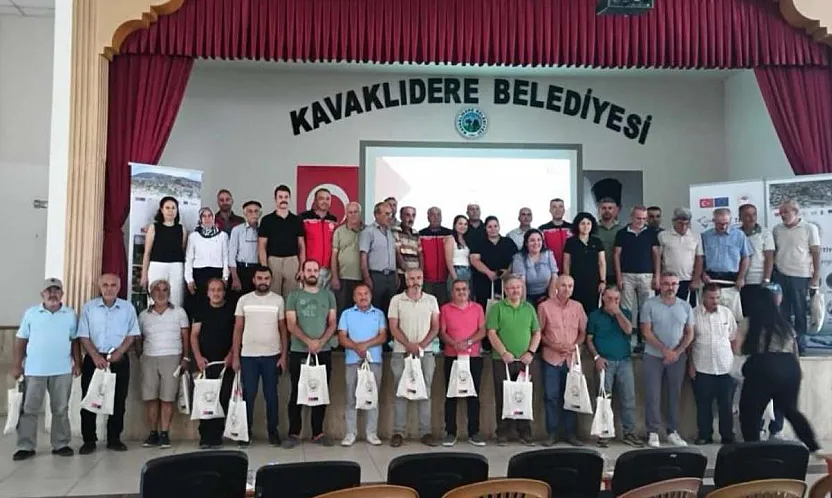 Kavaklıdere'de ceviz üreticilerine yönelik eğitim düzenlendi