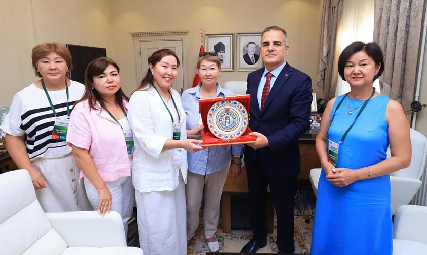 Kazakistanlı eğitimcilerden Muğla Valisi Akbıyık'a ziyaret