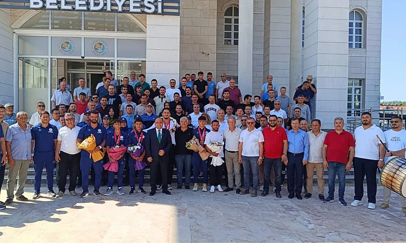 Kırkpınar kahramanlarına Seydikemer'de coşkulu karşılama