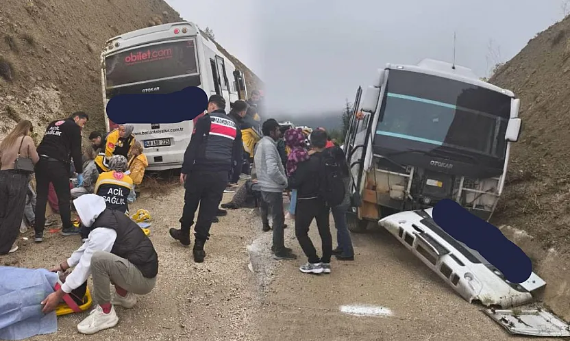 Korkuteli-Fethiye Yolu Üzerinde Yolcu Midibüsü Kayalıklara Çarptı: 9 Yaralı
