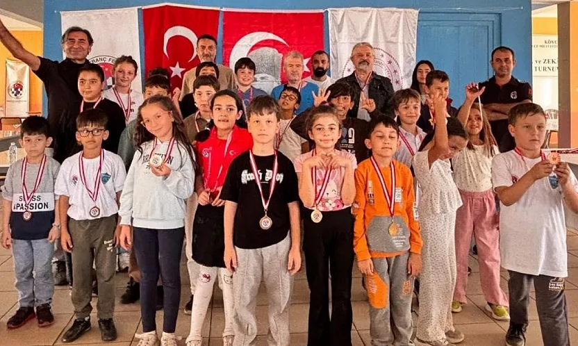 Köyceğiz'de Cumhuriyet coşkusu satrançla buluştu