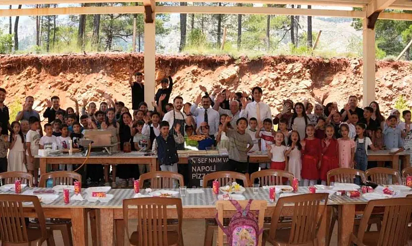 Köyceğiz'de 'Her Çocuğa Bir Dilim Mutluluk' projesi hayata geçirildi
