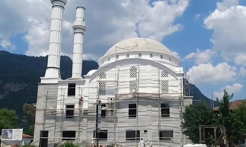 Köyceğiz Zeytinalanı Merkez Camii inşaatı hızla yükseliyor
