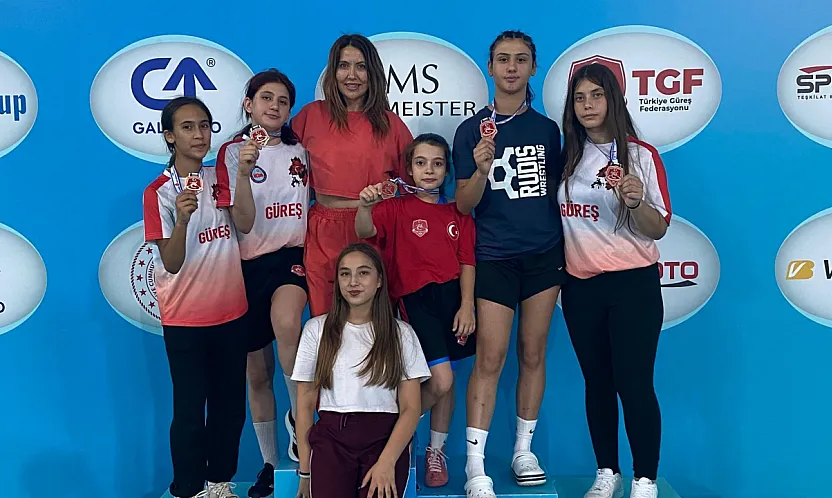 Köyceğizli güreşçiler Türkiye Şampiyonası'ndan 5 madalya ile döndü