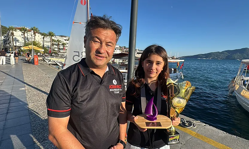Küçük yaşına rağmen, şampiyonluk kupasını Marmaris'e getirdi