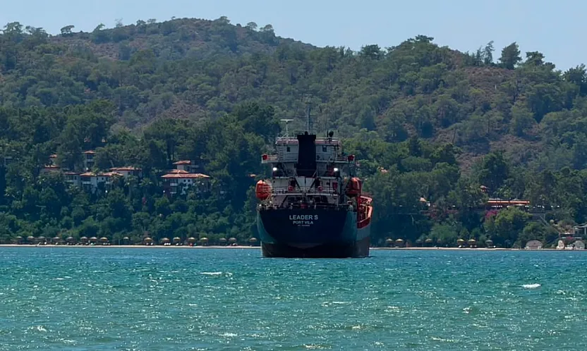 LEADER S İsimli Yük Gemisi Fethiye Körfezi'nde Demirledi