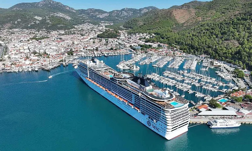 Marmaris'e 'MSC Divina' kruvaziyeriyle 3 bin 843 turist geldi