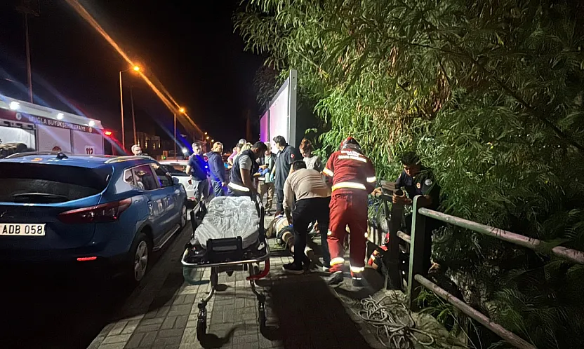Marmaris'te dereden itfaiye ekiplerince çıkarılıp hastaneye kaldırılan şahsın kimliği araştırılıyor