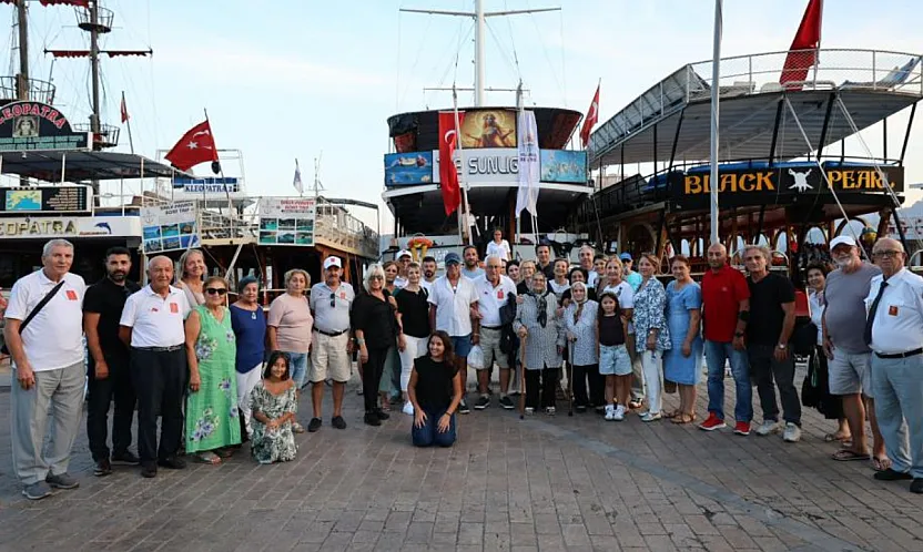 Marmaris'te gazilere tekne turu