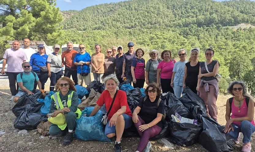 Marmaris'te ormanlık alanda temizlik yapıldı