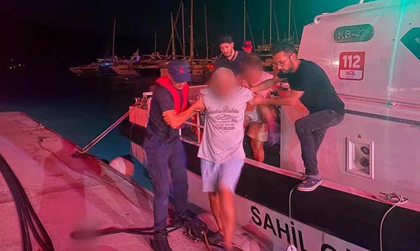 Marmaris'te Teknede Rahatsızlanan Vatandaş Sahil Güvenlik Tarafından Tahliye Edildi