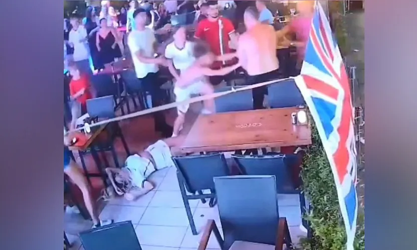 Marmaris'te yabancı uyruklu turistten ailesine şiddet