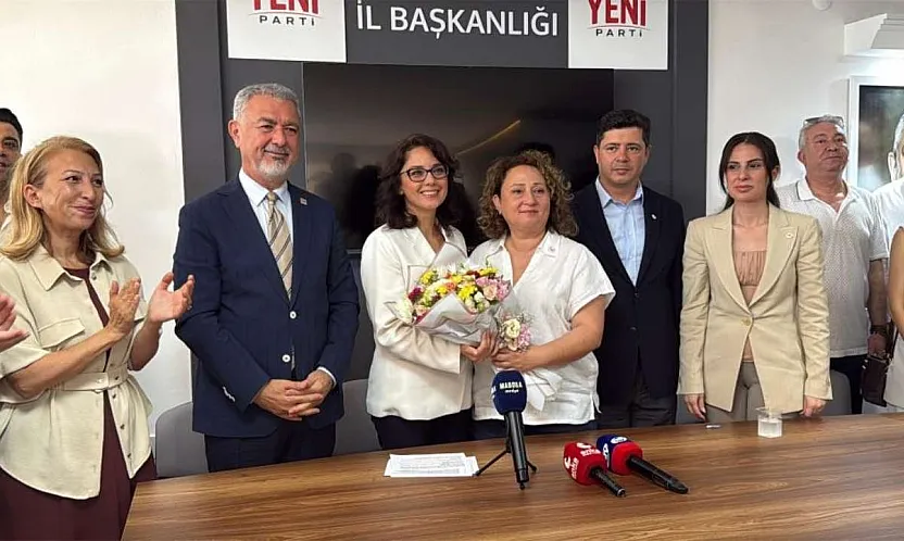 Menteşe Belediye Başkanı Aras Yeni Parti'ye geçti