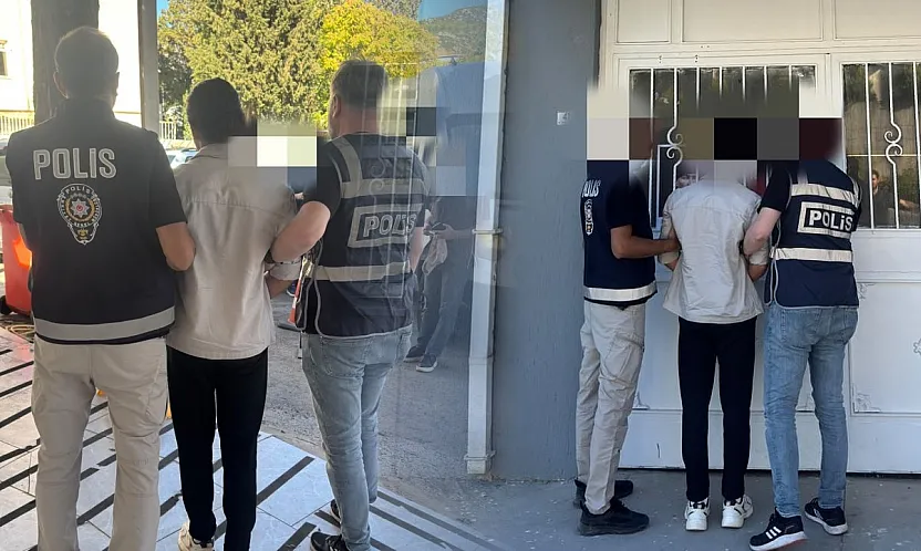 Menteşe'de Atatürk büstünü yerinden sökerek götüren şahıs yakalandı