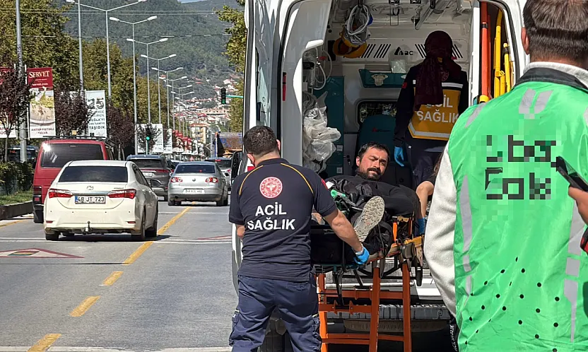Menteşe'de kırmızı ışık ihlali kazaya neden oldu: 1 yaralı