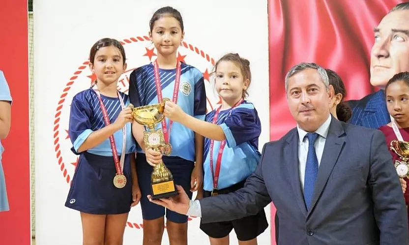 Menteşe'de masa tenisi minikler il birinciliği müsabakaları tamamlandı
