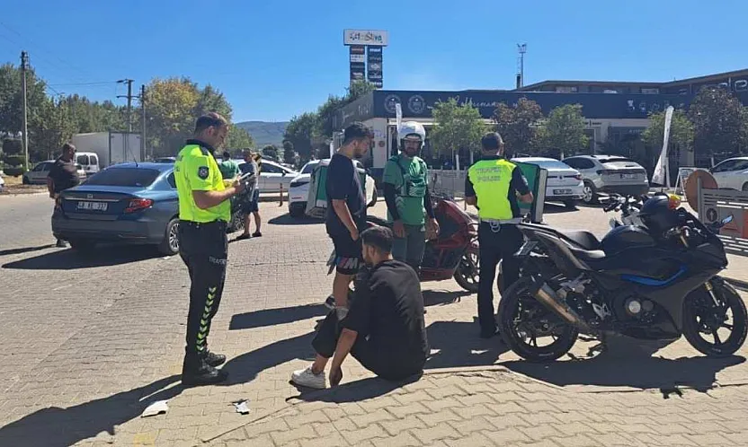 Menteşe'de motosiklet ve otomobil çarpıştı: 1 yaralı