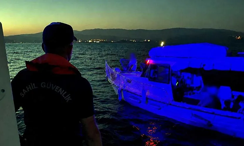 Milas Açıklarında Motoru Arızalanan Teknedeki 2 Kişi Kurtarıldı