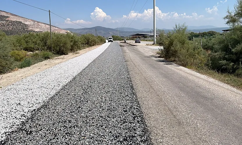 Milas'ta Kırsal Mahallelerde Sathi Kaplama Çalışmaları Başladı