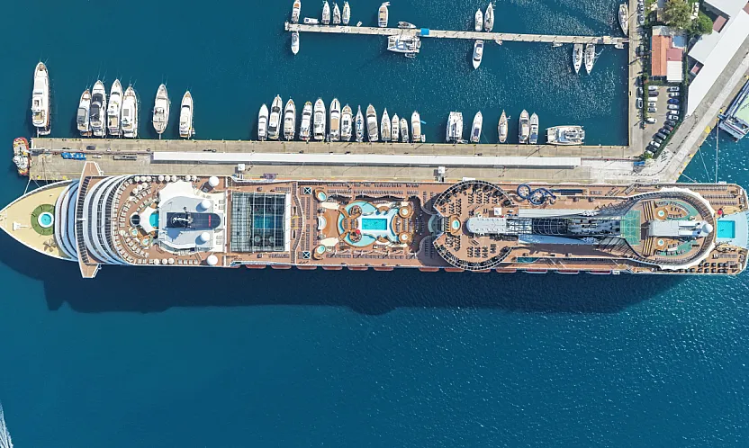 'MSC Divina' kruvaziyeri Marmaris'e 4 bin 140 turist getirdi