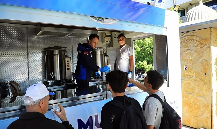 Muğla Büyükşehir'den Üniversite yerleşkesinde çorba ikramı