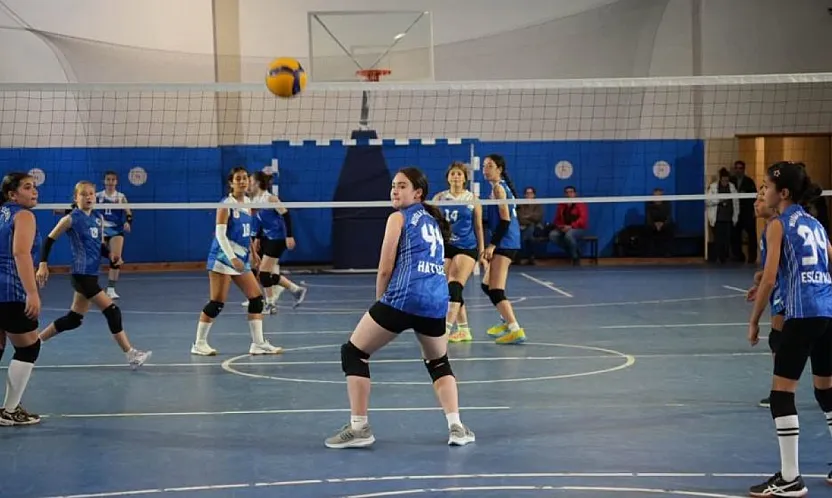 Muğla'da Cumhuriyet coşkusu voleybol sahasına taşındı
