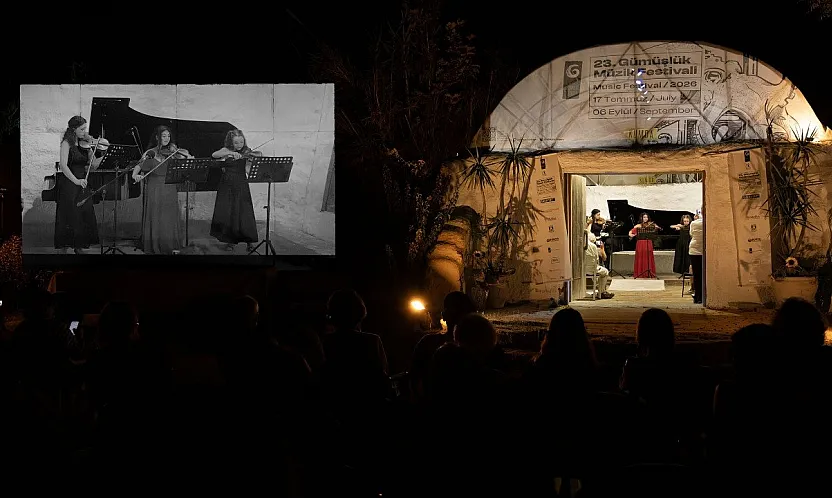Muğla'da genç kemancılar 23. Gümüşlük Müzik Festivali kapsamında konser verdi