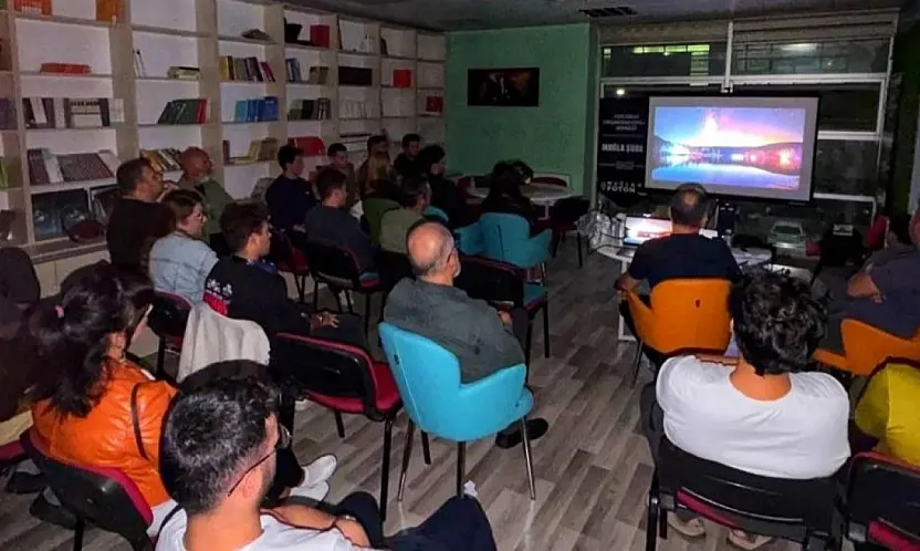 Muğla'da gençler fotoğrafçılık eğitimiyle kendi hikayelerini karelere sığdırıyor