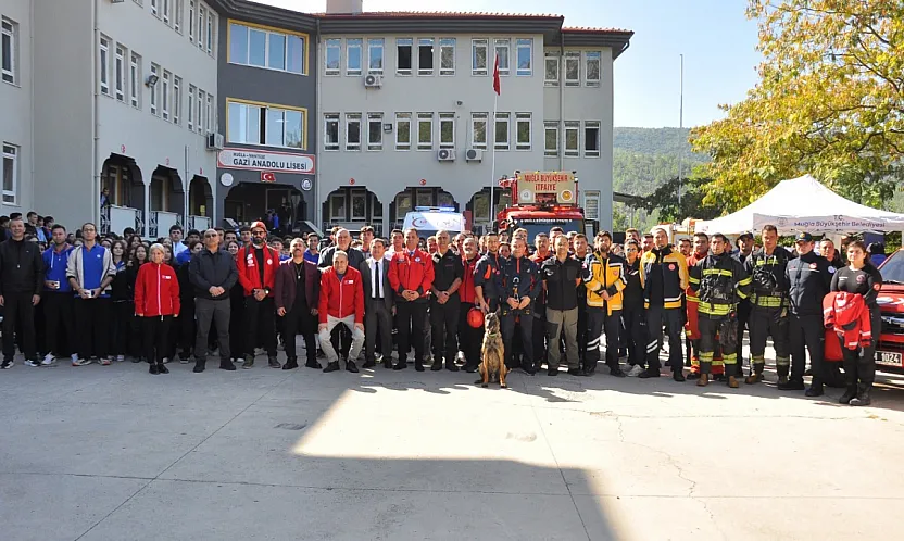 Muğla'da Kurtarma Ekiplerinden Okulda Ortak Tatbikat