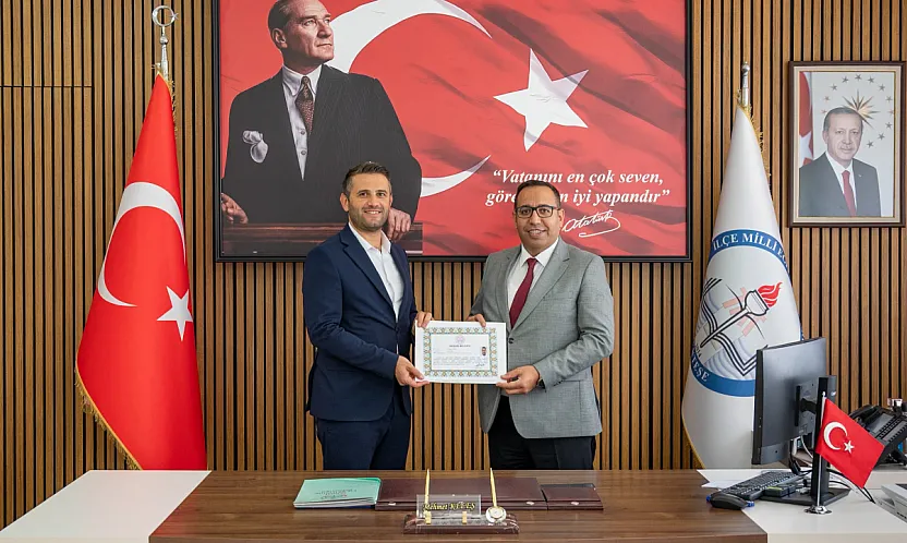 Muğla'da okul yöneticilerine başarı belgeleri takdim edildi