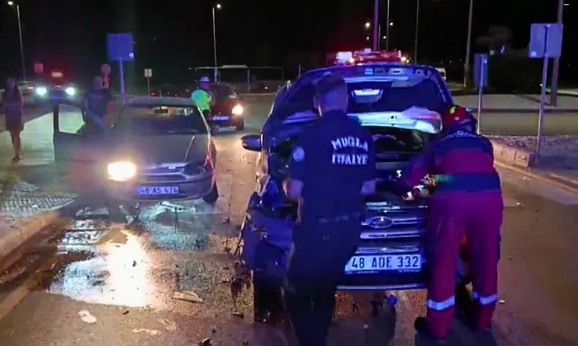 Muğla'da trafik kazasında yaralanan sürücü, kızı ve torununu görmeden hastaneye gitmek istemedi