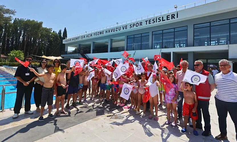 Muğla'da 'Yeşilden Maviye' Projesiyle Çocuklara Yüzme Eğitimi