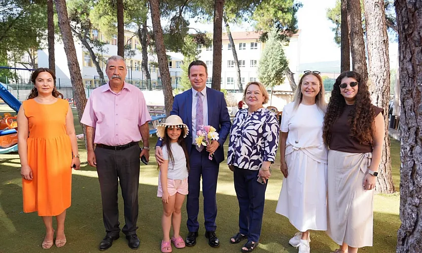 Muğla İl Milli Eğitim Müdürü Çay haftanın ilk gününde minik yüreklerle buluştu