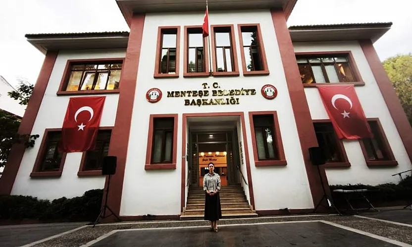 Muğla'nın 100 yıllık tarihi belediye binası vakıflara geçiyor